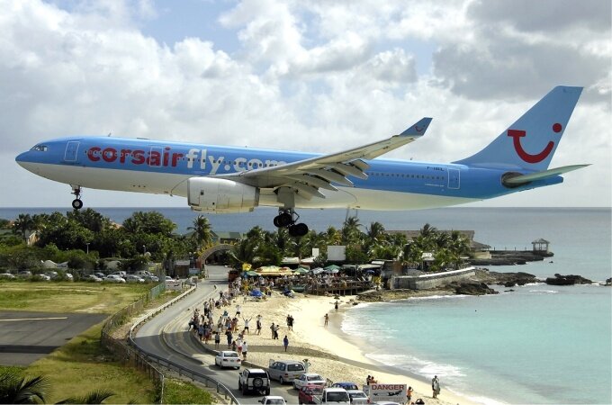 Konec jedné éry: Boeing 747 naposledy zahřmí nad legendární pláží Maho Beach