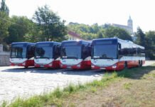 České dráhy chtějí vlastní autobusy. Mají snížit náklady za výluky