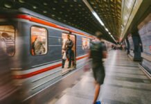 V pražském metru se zdvojnásobil počet cestujících